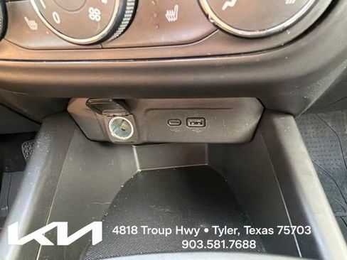 Used 2024 Chevrolet Trax RS FWD image 20