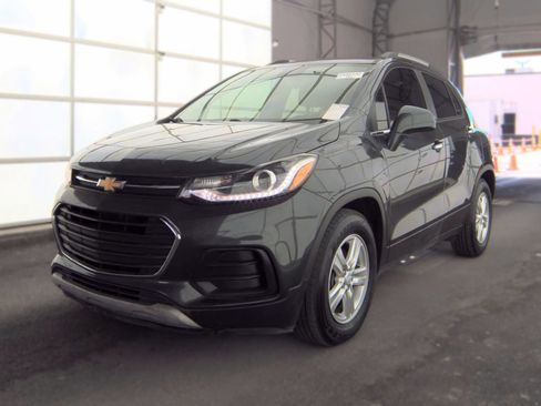 Used 2019 Chevrolet Trax LT w/ LT Convenience Package FWD image 1