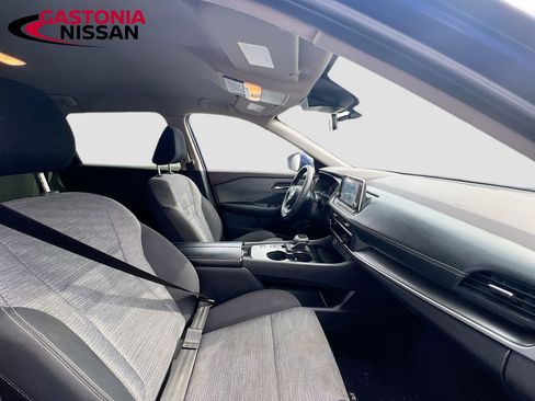 Used 2023 Nissan Rogue SV image 35