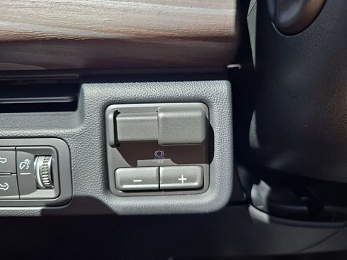 Used 2026 GMC Sierra EV Denali AWD/4WD image 22