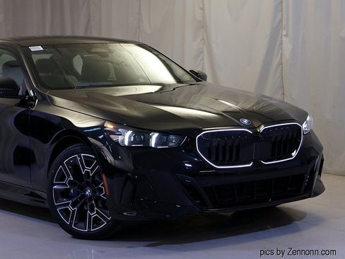New 2027 BMW 550e xDrive w/ Premium Package AWD/4WD image 2