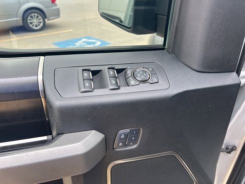 Used 2018 Ford F150 Raptor w/ Equipment Group 802A Luxury image 17