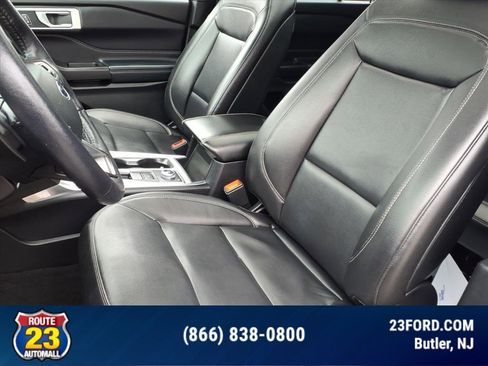 Used 2020 Ford Explorer XLT w/ Equipment Group 202A image 21