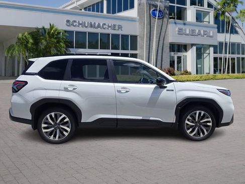Certified 2025 Subaru Forester Touring AWD/4WD image 8