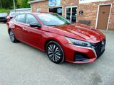 Used 2024 Nissan Altima 2.5 SV image 3