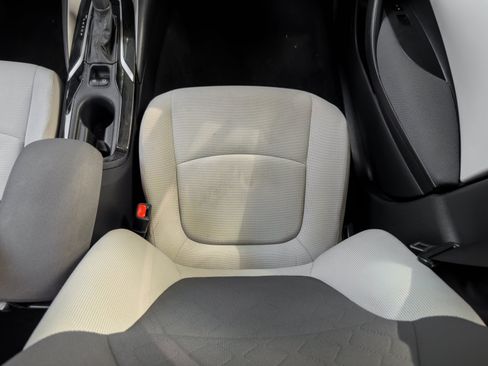 Used 2021 Toyota Corolla LE FWD image 56
