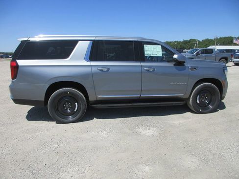 New 2026 GMC Yukon XL Elevation w/ Elevation Premium Package AWD/4WD image 3