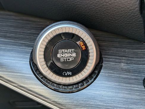 Certified 2024 Jeep Wagoneer L Series II image 21