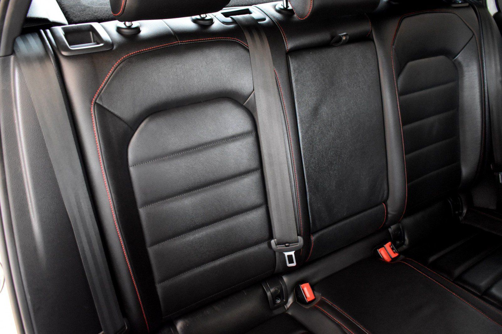 Used 2019 Volkswagen GTI SE FWD image 42