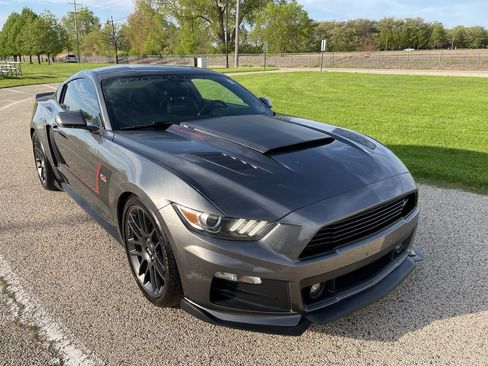 Used 2015 Ford Mustang GT Premium w/ GT Performance Package RWD image 65