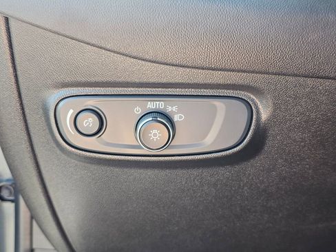 Used 2021 Chevrolet Equinox LS AWD/4WD image 32