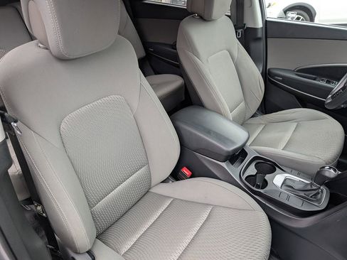 Used 2017 Hyundai Santa Fe SE image 22