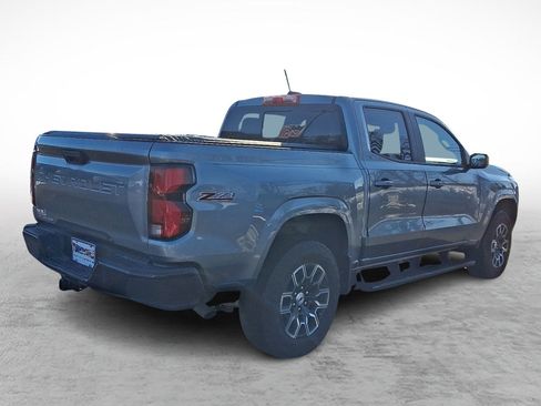 Used 2024 Chevrolet Colorado Z71 w/ Z71 Convenience Package 2 image 5