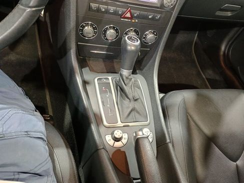 Used 2011 Mercedes-Benz SLK 300 image 31