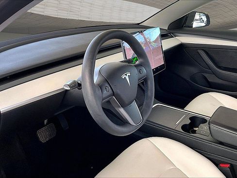 Used 2022 Tesla Model 3 Long Range AWD/4WD image 10