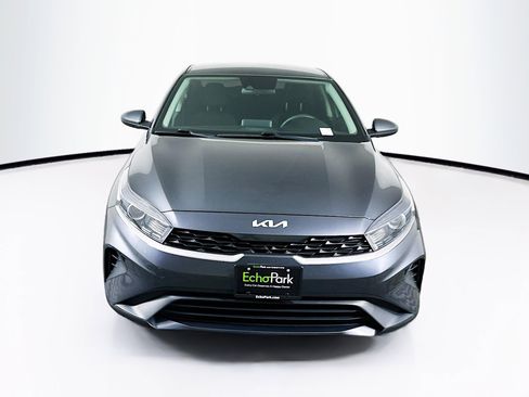 Used 2022 Kia Forte LXS image 2