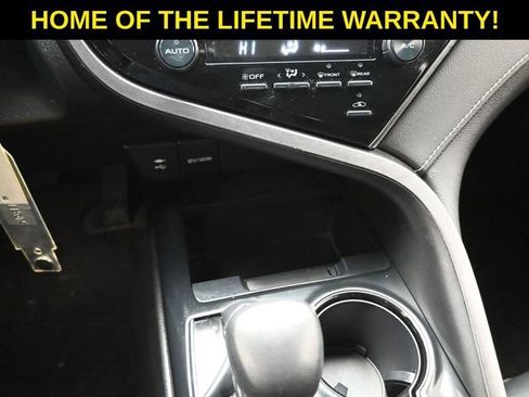Used 2019 Toyota Camry SE image 31