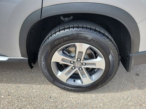 Used 2025 Honda Pilot EX-L image 10