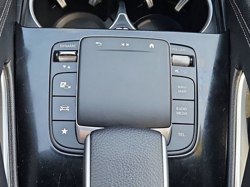 Used 2024 Mercedes-Benz GLE 450e 4MATIC image 18