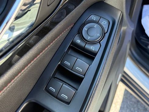 Used 2023 Chevrolet Traverse RS AWD/4WD image 13