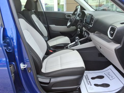 Used 2023 Hyundai Venue SEL FWD image 33