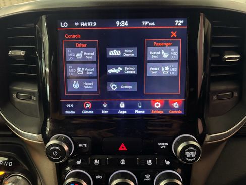 Used 2021 RAM 1500 Laramie AWD/4WD image 26