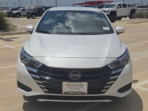 Used 2024 Nissan Versa SV FWD image 8