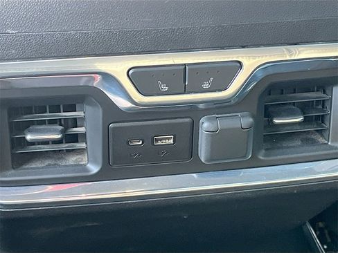 Used 2019 Chevrolet Silverado 1500 High Country w/ High Country Premium Package image 28