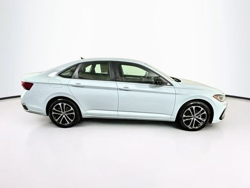 Certified 2025 Volkswagen Jetta Sport FWD image 9