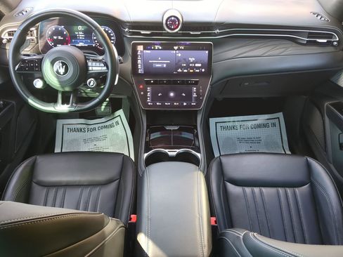 Used 2025 Maserati Grecale Modena image 43