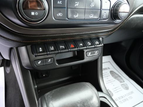 Used 2021 GMC Canyon AT4 w/ Driver Alert Package AWD/4WD image 15