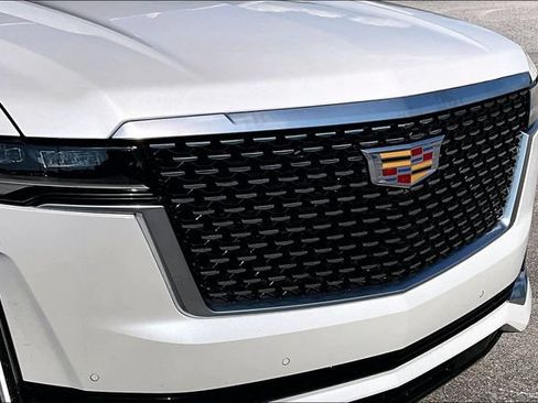 Used 2023 Cadillac Escalade Premium Luxury AWD/4WD image 34