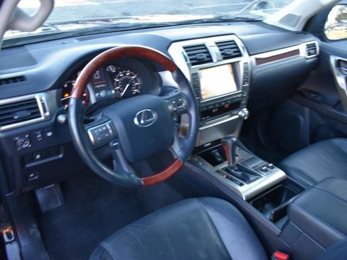Used 2010 Lexus GX 460 image 10