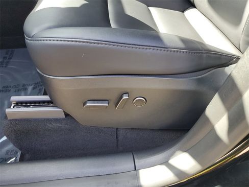 Used 2024 Tesla Model Y Performance image 23