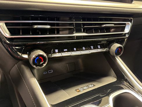 New 2026 Chevrolet Traverse LT FWD image 25