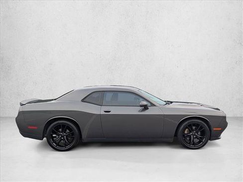 Used 2016 Dodge Challenger R/T w/ Blacktop Package RWD image 4