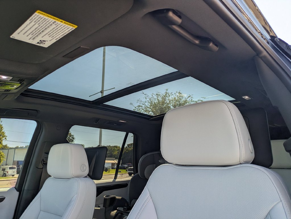 Used 2026 Chevrolet Tahoe Premier AWD/4WD image 12