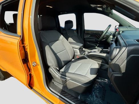 Used 2026 Chevrolet Colorado W/T w/ WT Custom Package RWD image 26
