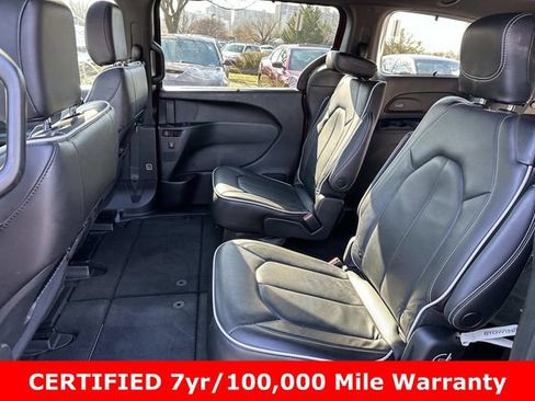 Used 2023 Chrysler Pacifica Limited w/ S Appearance Package image 17