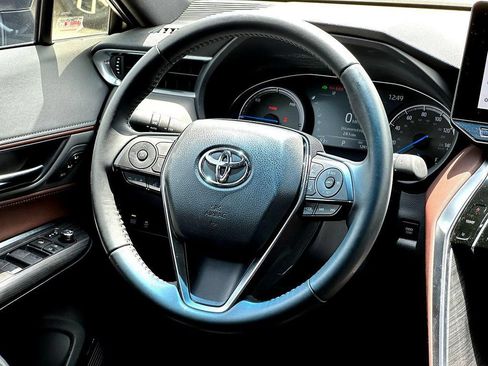 Used 2024 Toyota Venza XLE AWD/4WD image 32