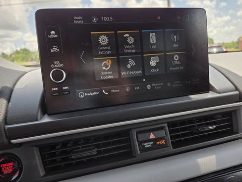 Used 2024 Honda Pilot Touring image 11