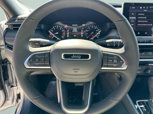 New 2026 Jeep Compass Latitude image 26