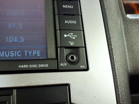 Used 2009 Chrysler 300 C image 21