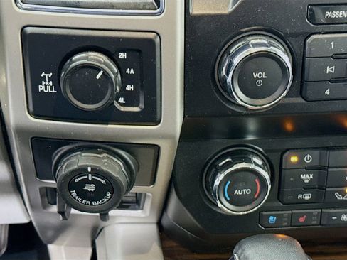 Used 2019 Ford F150 Lariat image 12