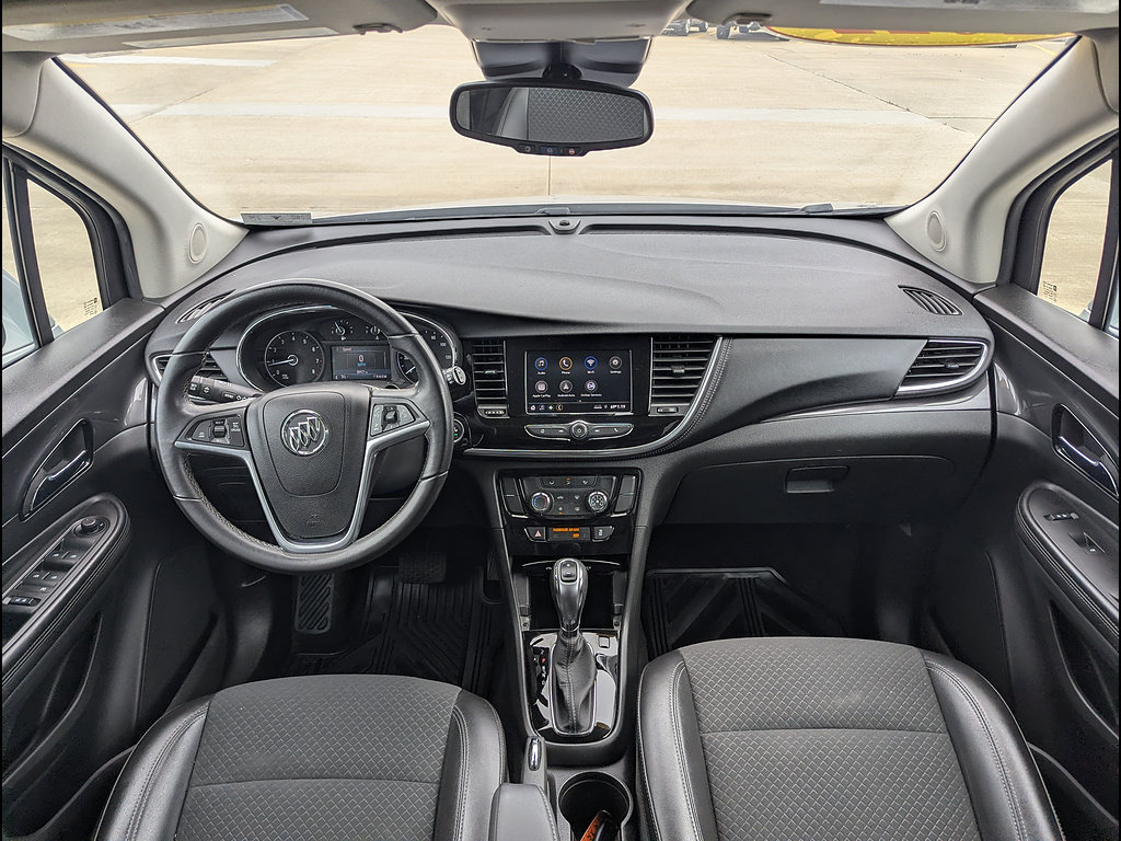 Used 2022 Buick Encore Preferred AWD/4WD image 21