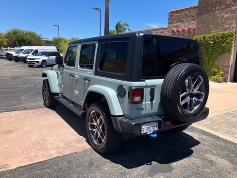 Used 2024 Jeep Wrangler Unlimited AWD/4WD image 11