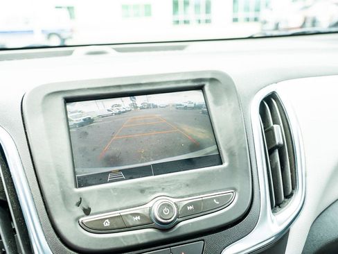 Used 2023 Chevrolet Equinox LS FWD image 15