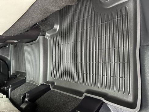 Used 2025 Toyota Grand Highlander AWD image 26