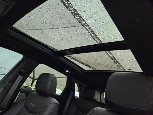 New 2025 Cadillac XT5 Premium Luxury image 9