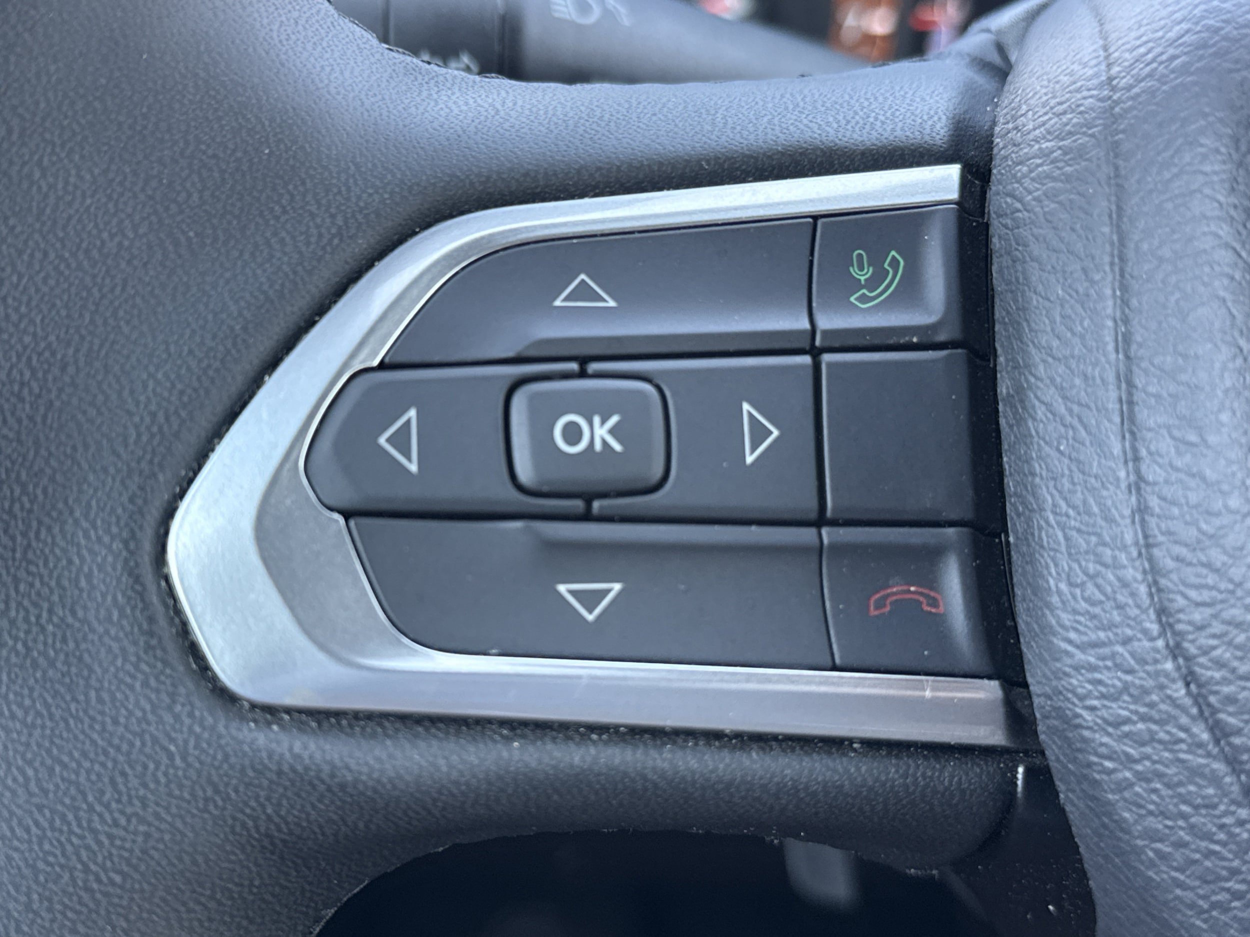 Used 2025 Jeep Compass Limited AWD/4WD image 35